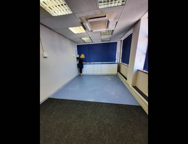 1,043M² OFFICE TO LET IN BELLVILLE CENTRAL