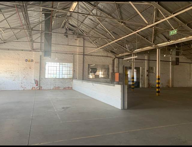 1,140M² WAREHOUSE TO LET IN DAL JOSAFAT