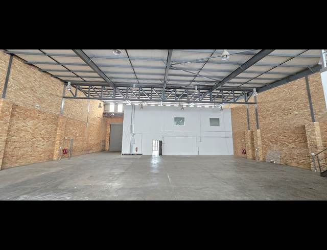 875M² WAREHOUSE TO LET IN NORTH RIDING