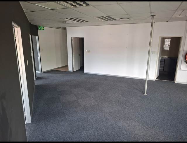143M² OFFICE TO LET IN SONHEUWEL