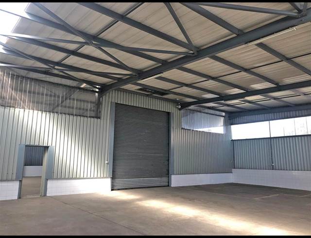 870M² WAREHOUSE TO LET IN SPARTAN