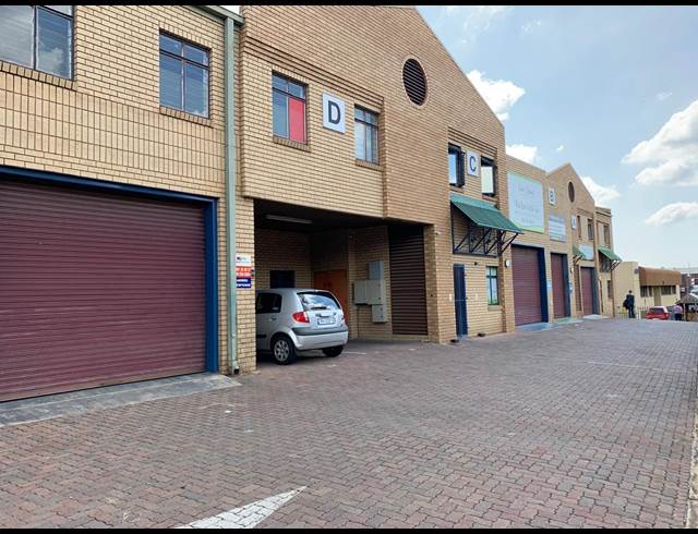 235M² WAREHOUSE TO LET IN STRIJDOMPARK