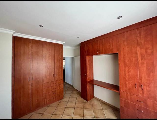 2 BEDROOM PROPERTY TO RENT IN KENLEAF