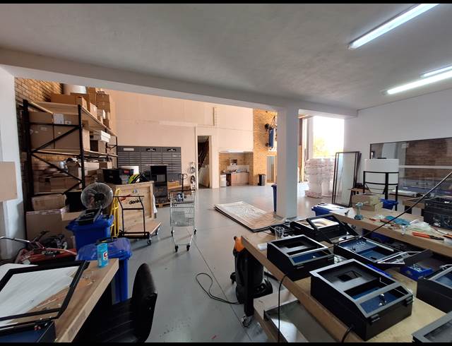 377M² WAREHOUSE TO LET IN LANSERIA