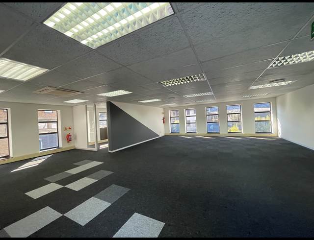 277M² OFFICE TO LET IN HURLINGHAM
