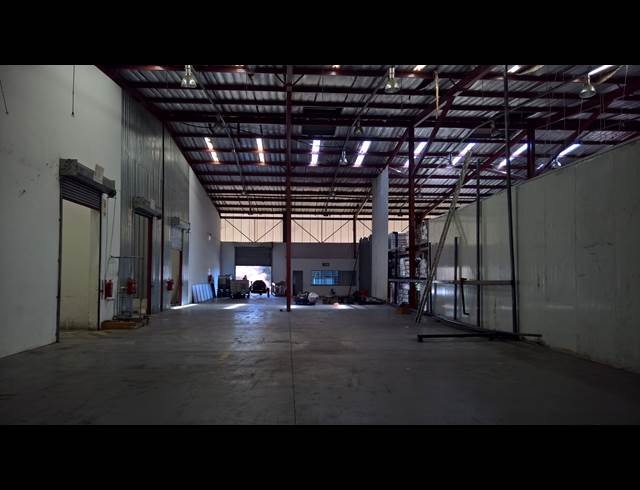 1,672M² WAREHOUSE TO LET IN HALFWAY HOUSE