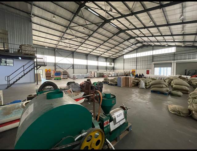 2,448M² WAREHOUSE TO LET IN GLEN AUSTIN AH