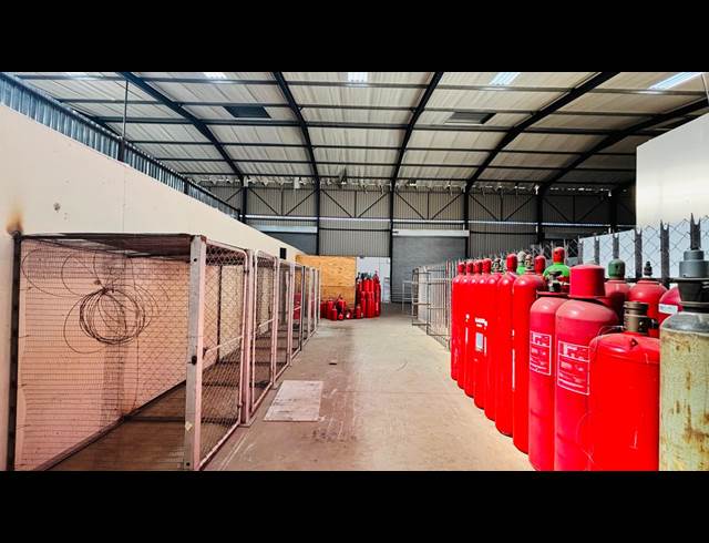 600M² WAREHOUSE TO LET IN KLIPRIVIER