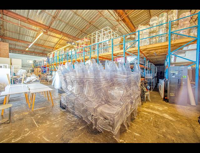 1,420M² WAREHOUSE TO LET IN WYNBERG