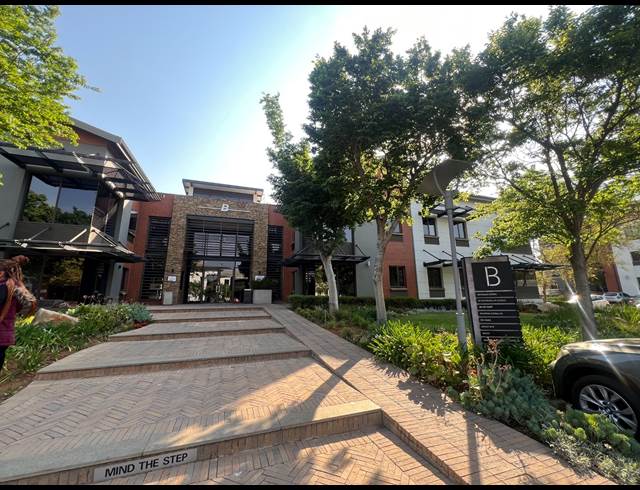 129M² OFFICE TO LET IN GREENSTONE HILL