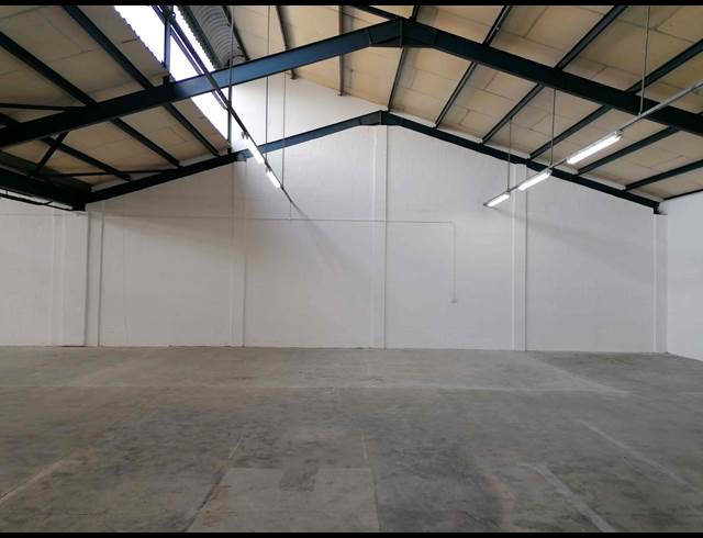 925M² WAREHOUSE TO LET IN PAROW INDUSTRIAL