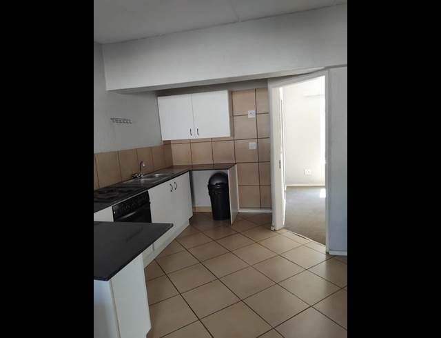 1 BEDROOM PROPERTY TO RENT IN DIE BULT