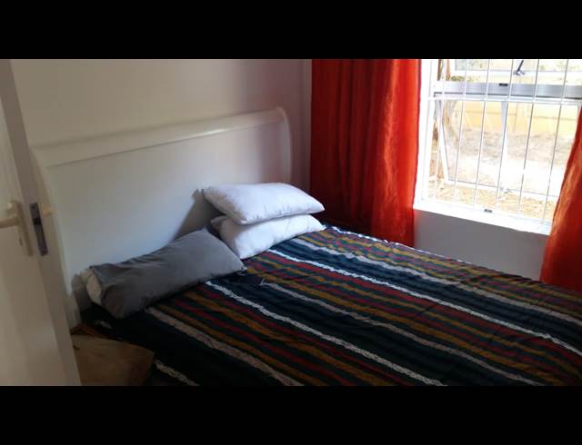 2 bed property to rent in LA COLLINE
