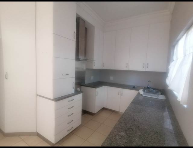 3 BEDROOM FREESTANDING RENTED IN FAIRVIEW