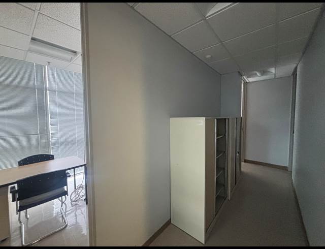 7,143M² BUSINESS CENTRE TO LET IN EDGEMEAD