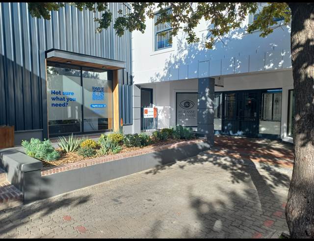 Retail property to rent in WORCESTER CENTRAL