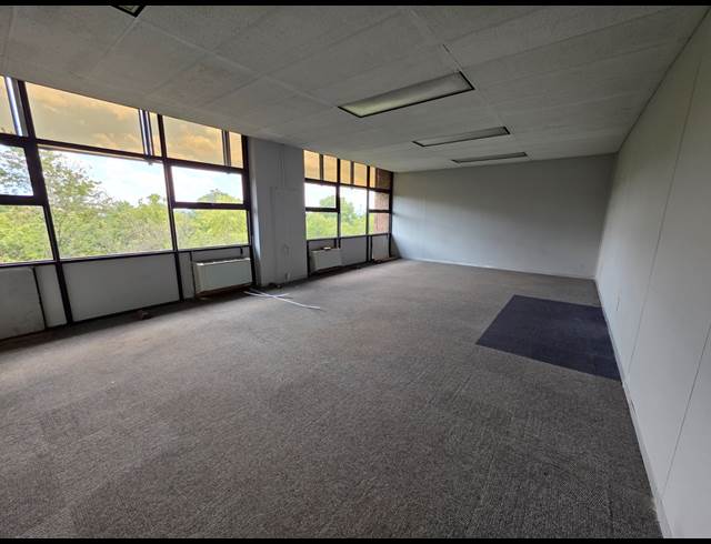 530M² OFFICE TO LET IN ORMONDE