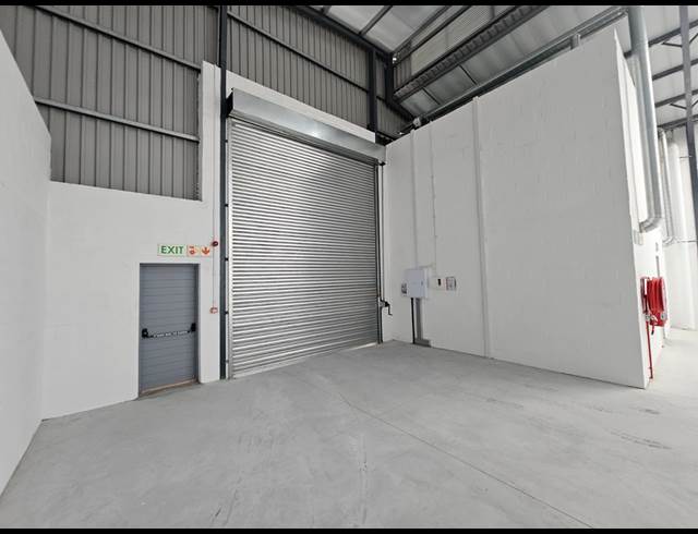 1,536M² WAREHOUSE TO LET IN FIRGROVE INDUSTRIAL ESTATE