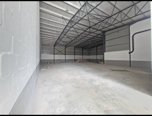 565M² WAREHOUSE TO LET IN STIKLAND INDUSTRIAL
