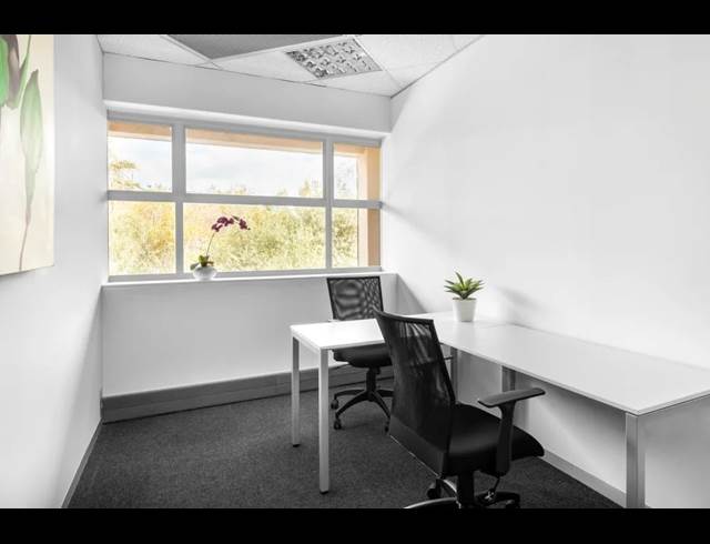 8M² OFFICE TO LET IN PARKTOWN