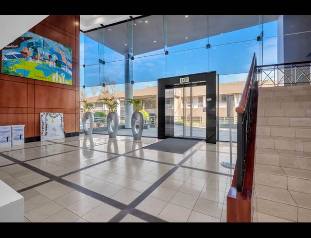 1,861M² OFFICE TO LET IN WOODMEAD