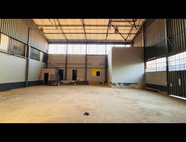 360M² WAREHOUSE TO LET IN MANUFACTA