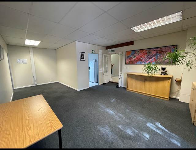 870M² BUILDING TO LET IN GARDENS