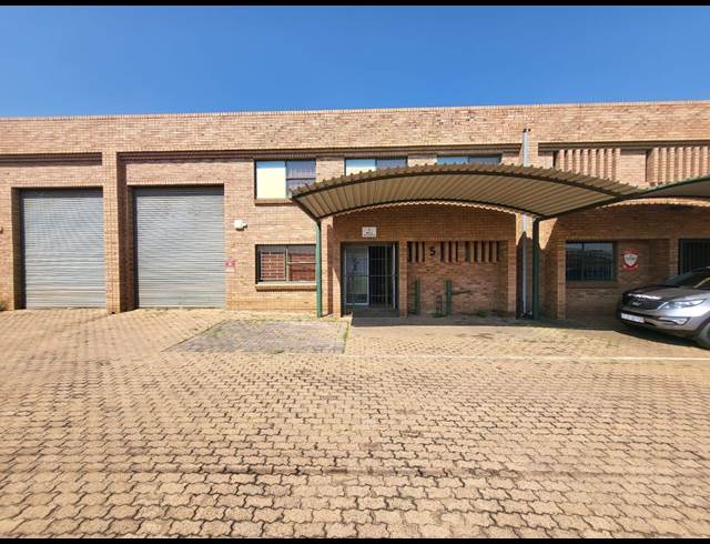 385M² WAREHOUSE TO LET IN KOEDOESPOORT INDUSTRIAL