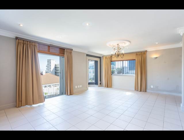 2 BEDROOM APARTMENT RENTED IN BANTRY BAY
