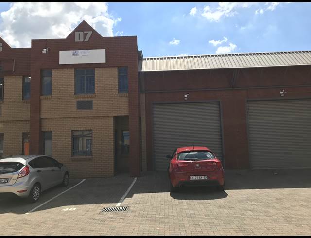 224M² WAREHOUSE RENTED IN STRIJDOMPARK