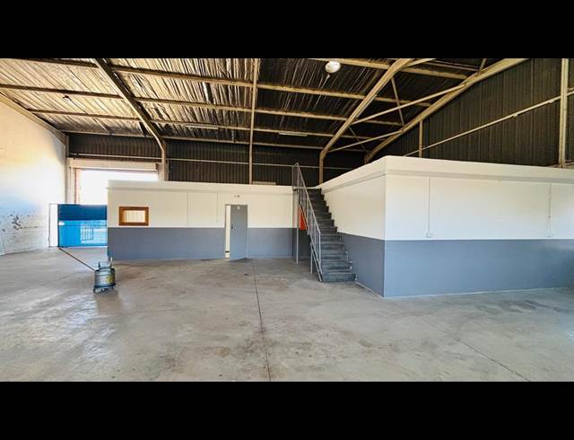 284M² WAREHOUSE TO LET IN STORMILL