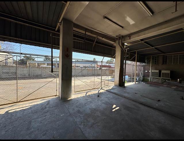 3,650M² WAREHOUSE TO LET IN LONGDALE