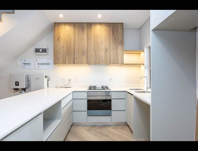 2 BEDROOM TOWNHOUSE TO LET IN NEWLANDS