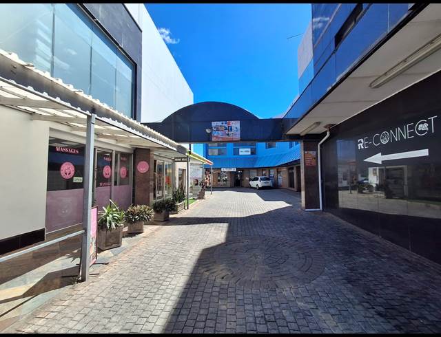 75M² RETAIL TO LET IN VINCENT