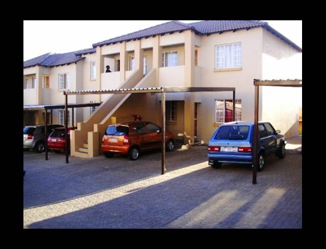 2 bed property to rent in ELSPARK