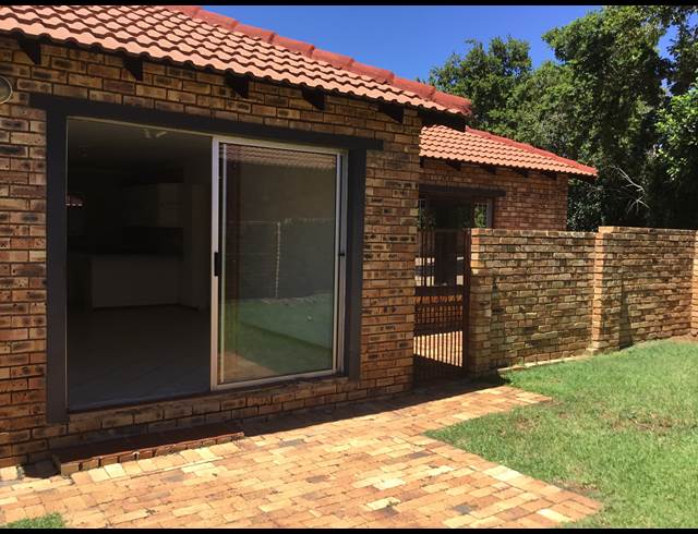 2 bed property to rent in OLIVEDALE
