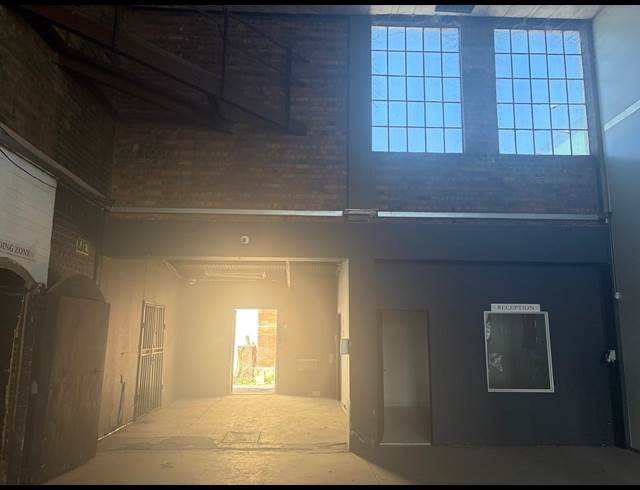 423M² WAREHOUSE TO LET IN CITY DEEP
