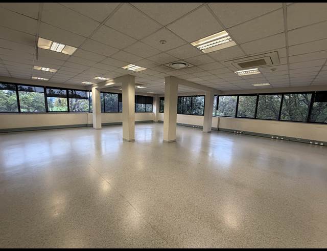 1,012M² BUILDING TO LET IN BEDFORDVIEW