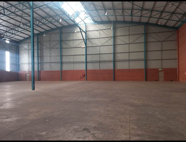 2,270M² WAREHOUSE TO LET IN POMONA