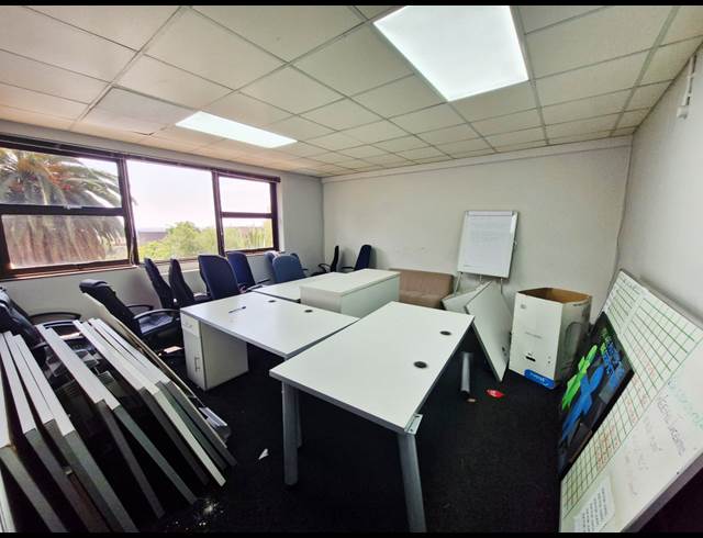 130M² OFFICE TO LET IN HOUGHTON ESTATE