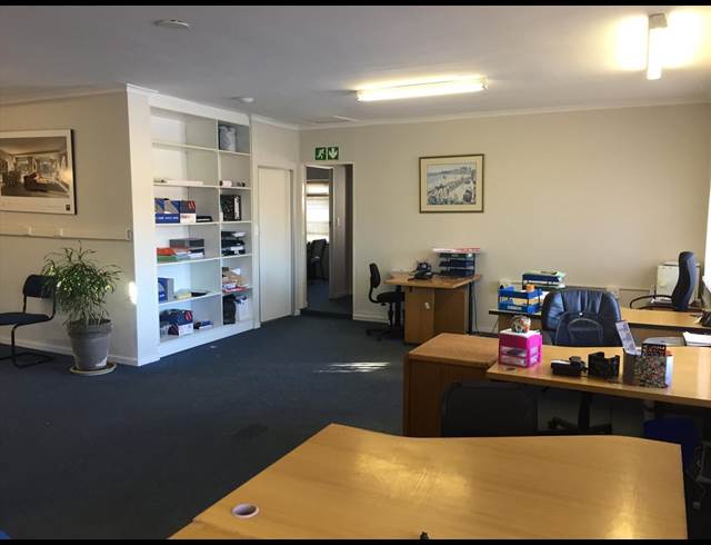 140M² OFFICE TO LET IN PLUMSTEAD