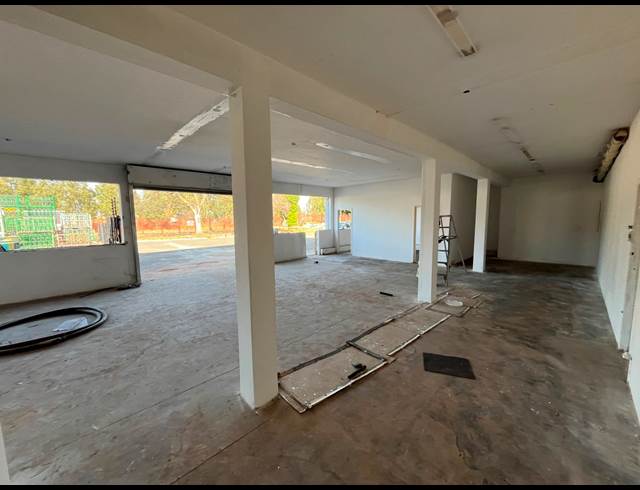 180M² WAREHOUSE TO LET IN NEW ERA