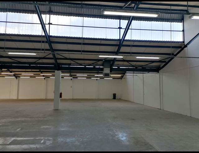 925M² WAREHOUSE TO LET IN PAROW INDUSTRIAL