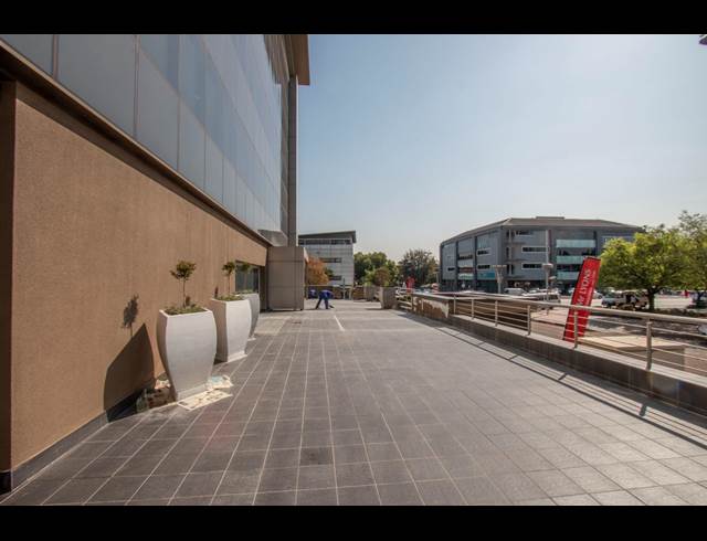 1,191M² OFFICE TO LET IN PARKTOWN