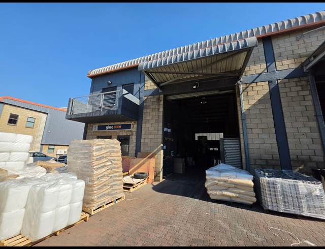 265M² WAREHOUSE TO LET IN STORMILL
