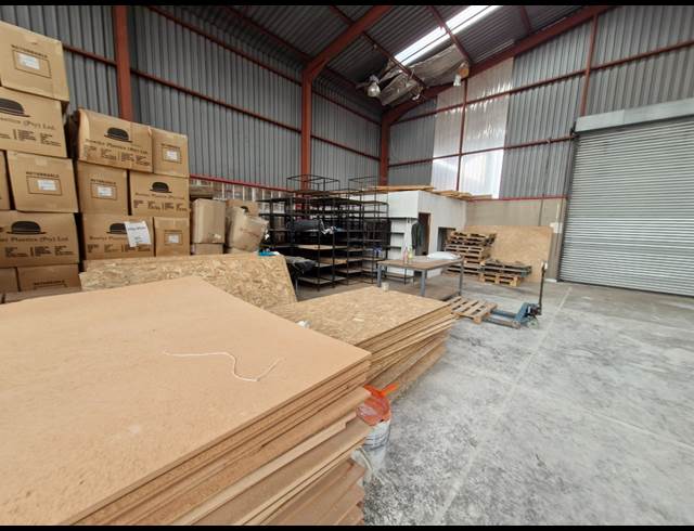 450M² WAREHOUSE TO LET IN KEW