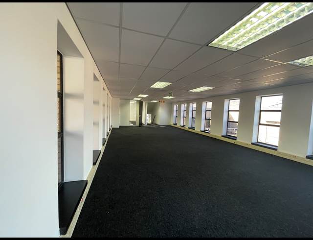 277M² OFFICE TO LET IN HURLINGHAM