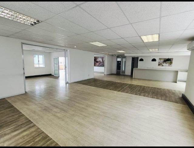 BUSINESS PROPERTY TO RENT IN BRYANSTON