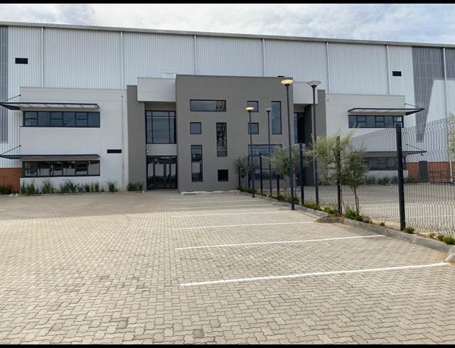 11,819M² WAREHOUSE TO LET IN GOSFORTH PARK