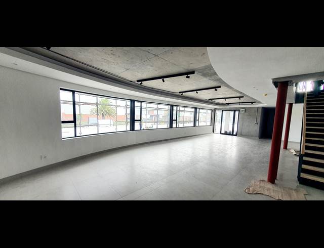 2,820M² WAREHOUSE TO LET IN KILLARNEY GARDENS